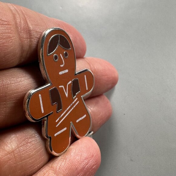 Disney Han Solo Trading Pin Star Wars Gingerbread Cookie Lapel Pin Brooch Badge - Picture 3 of 8